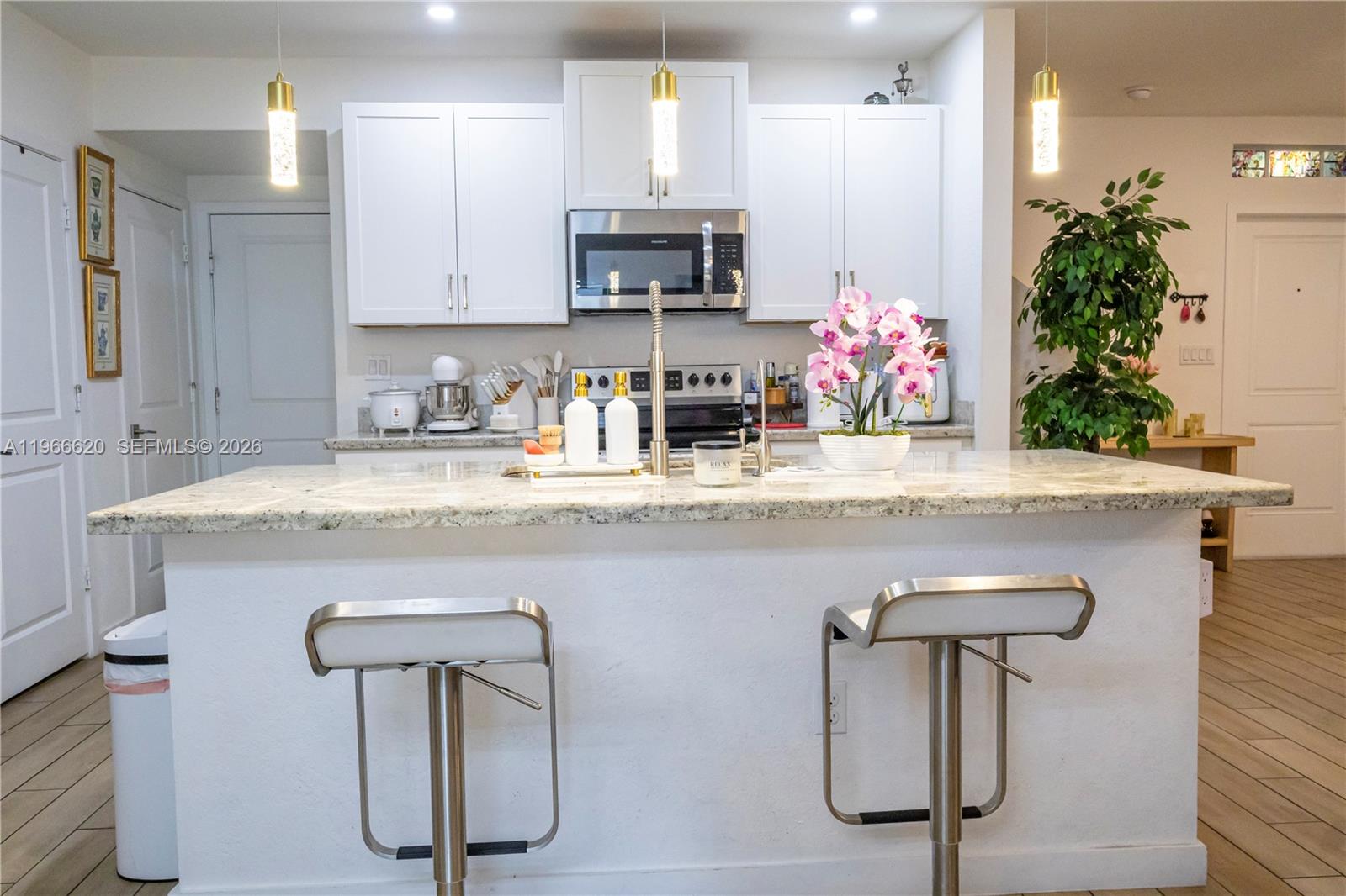 ROYAL HOMES WEST - Residential