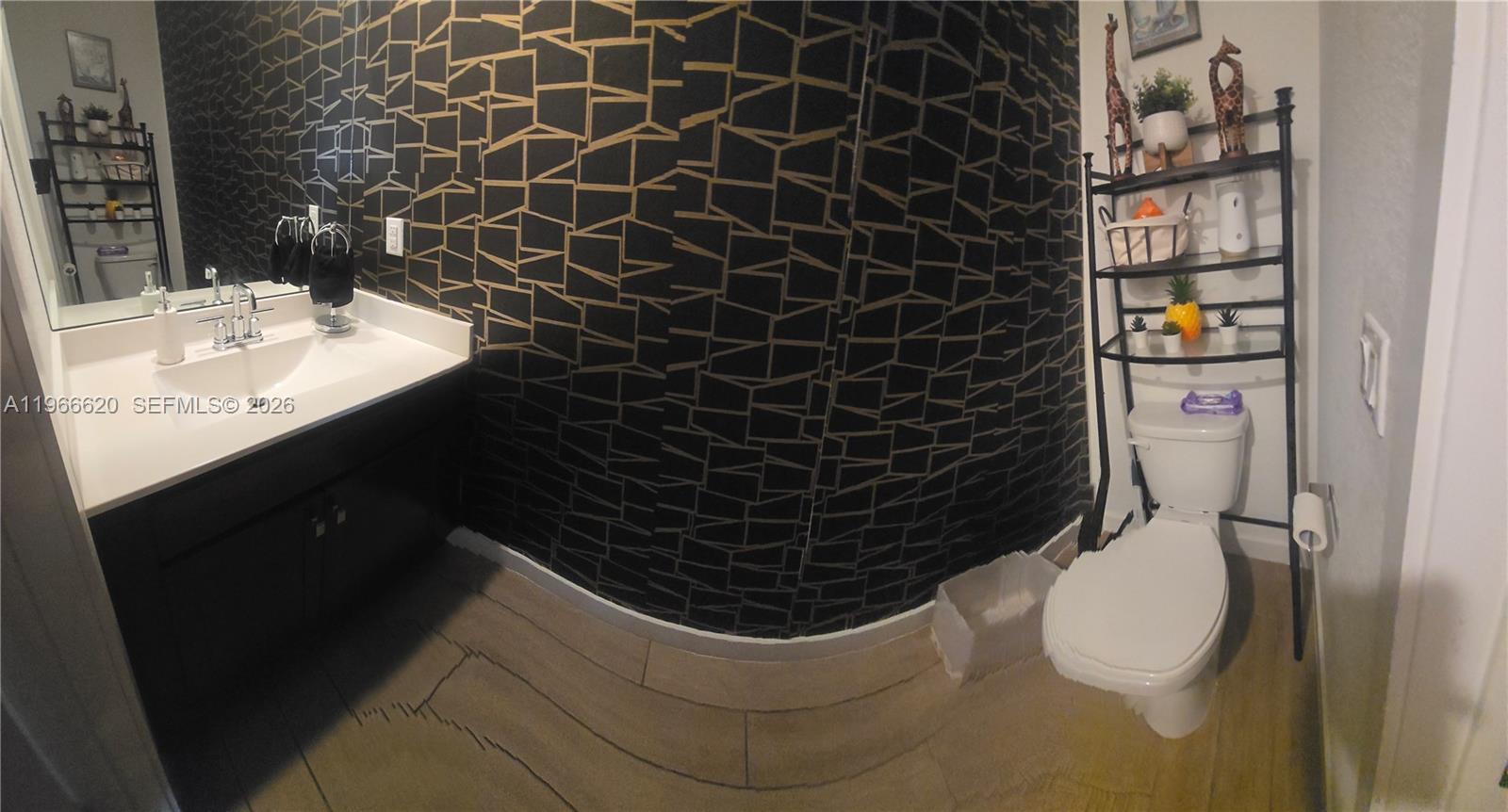 ROYAL HOMES WEST - Residential