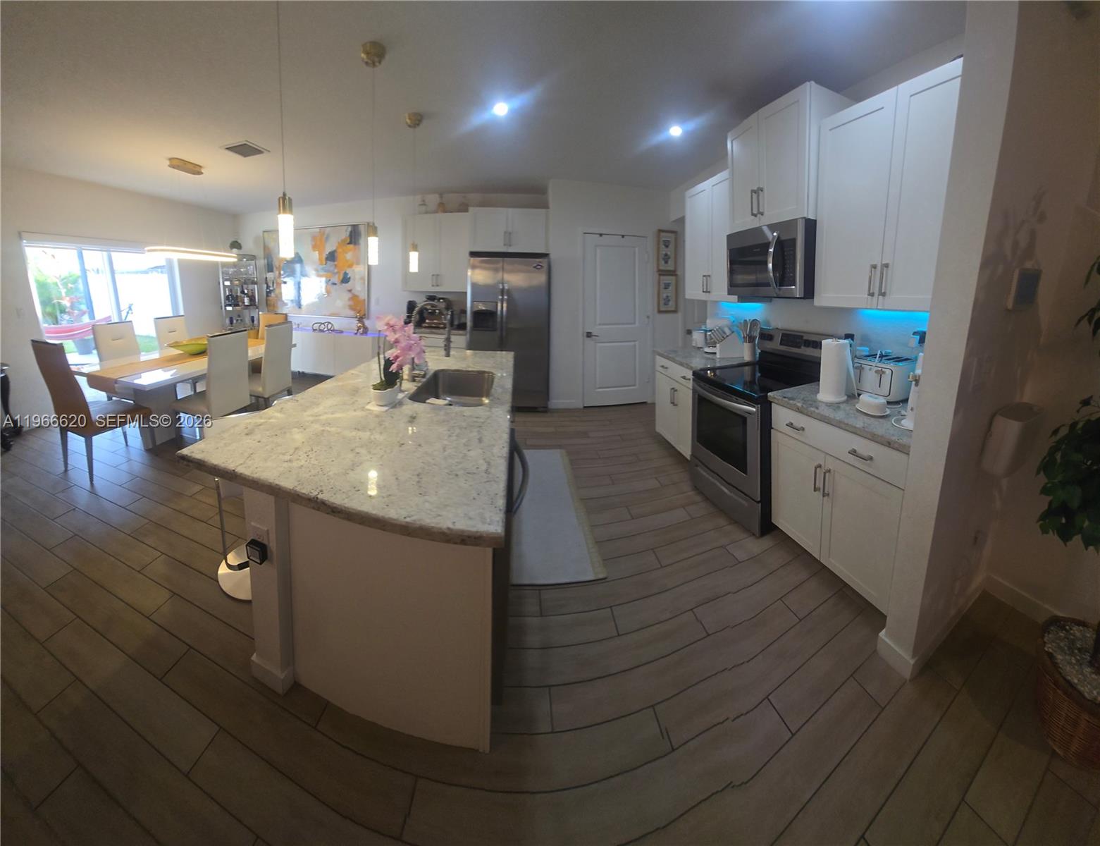 ROYAL HOMES WEST - Residential