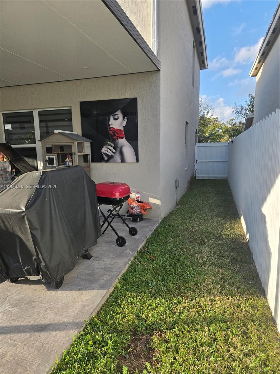 ROYAL HOMES WEST - Residential