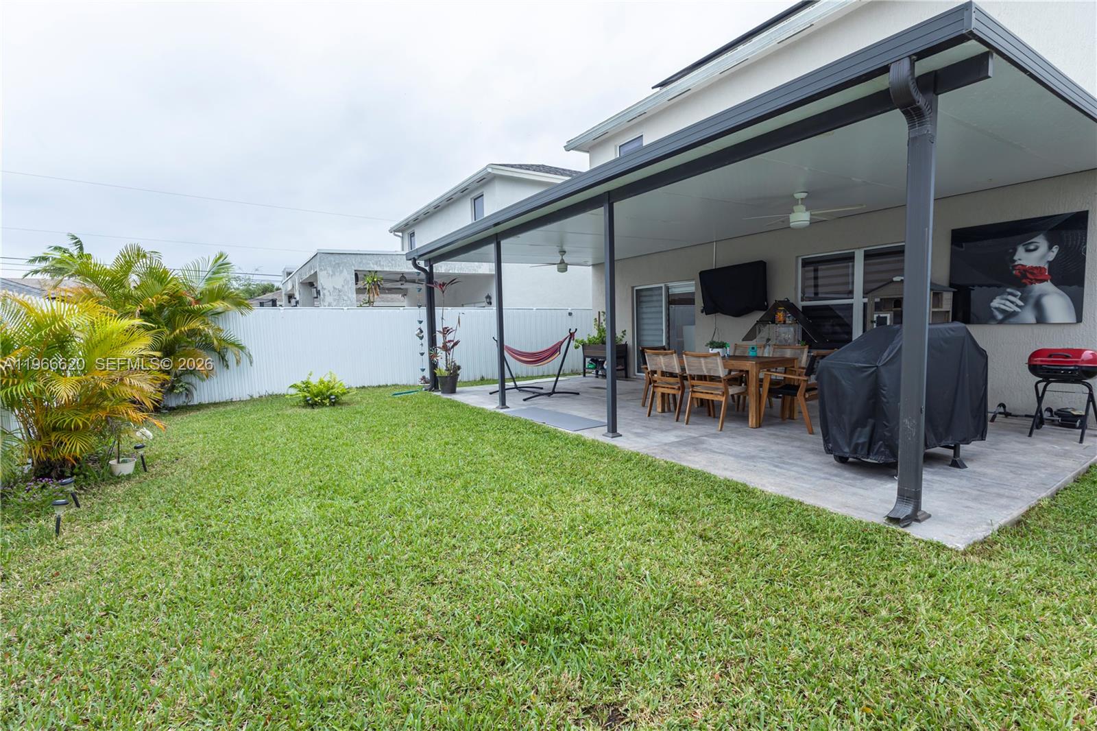 ROYAL HOMES WEST - Residential