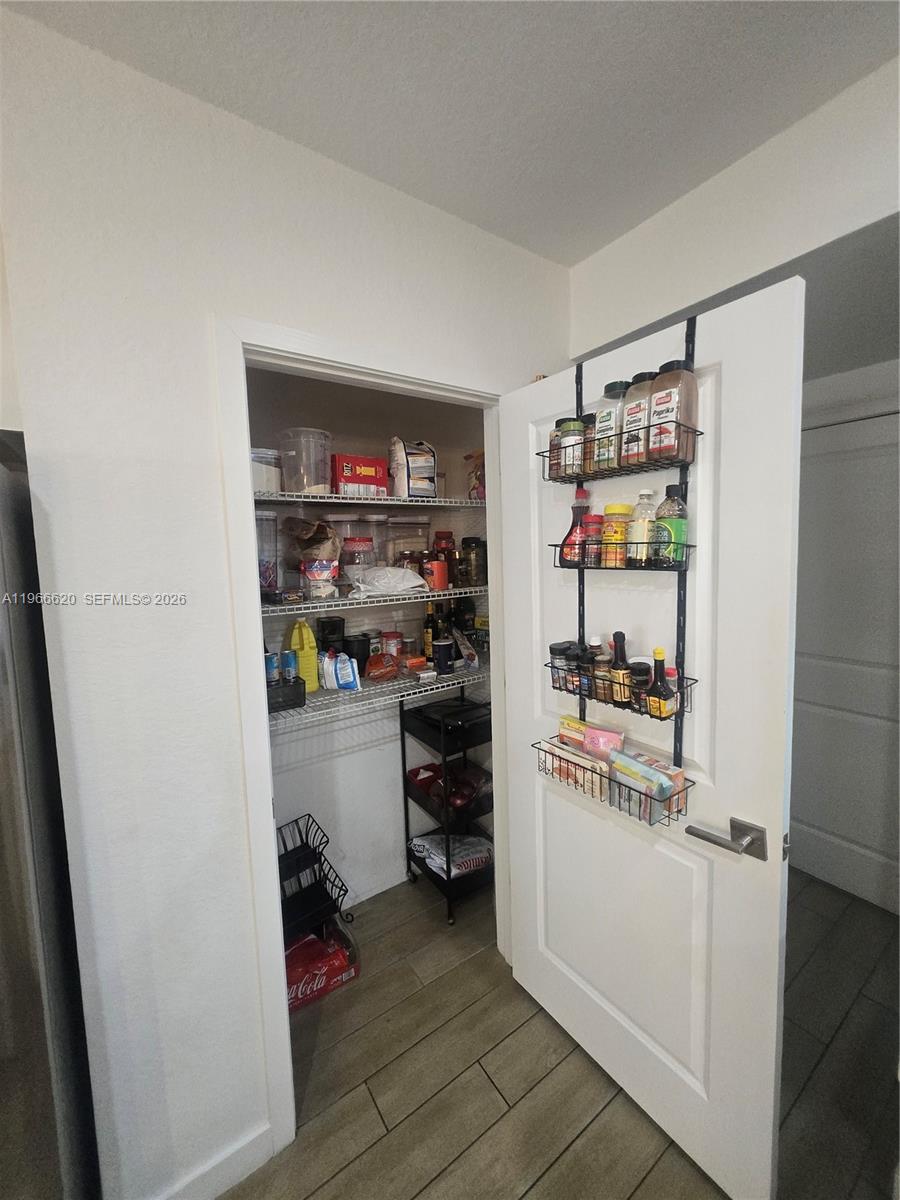 ROYAL HOMES WEST - Residential