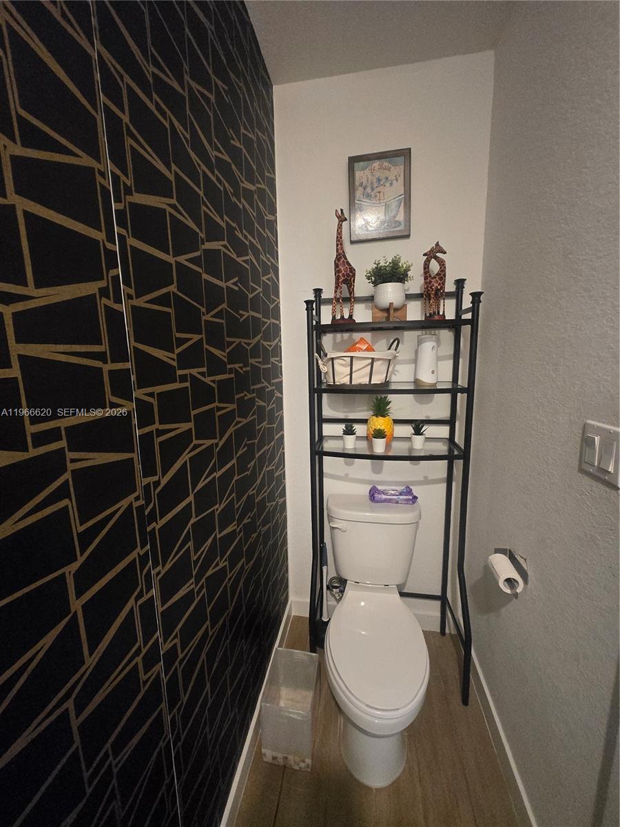 ROYAL HOMES WEST - Residential