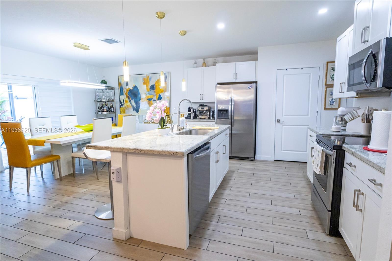 ROYAL HOMES WEST - Residential