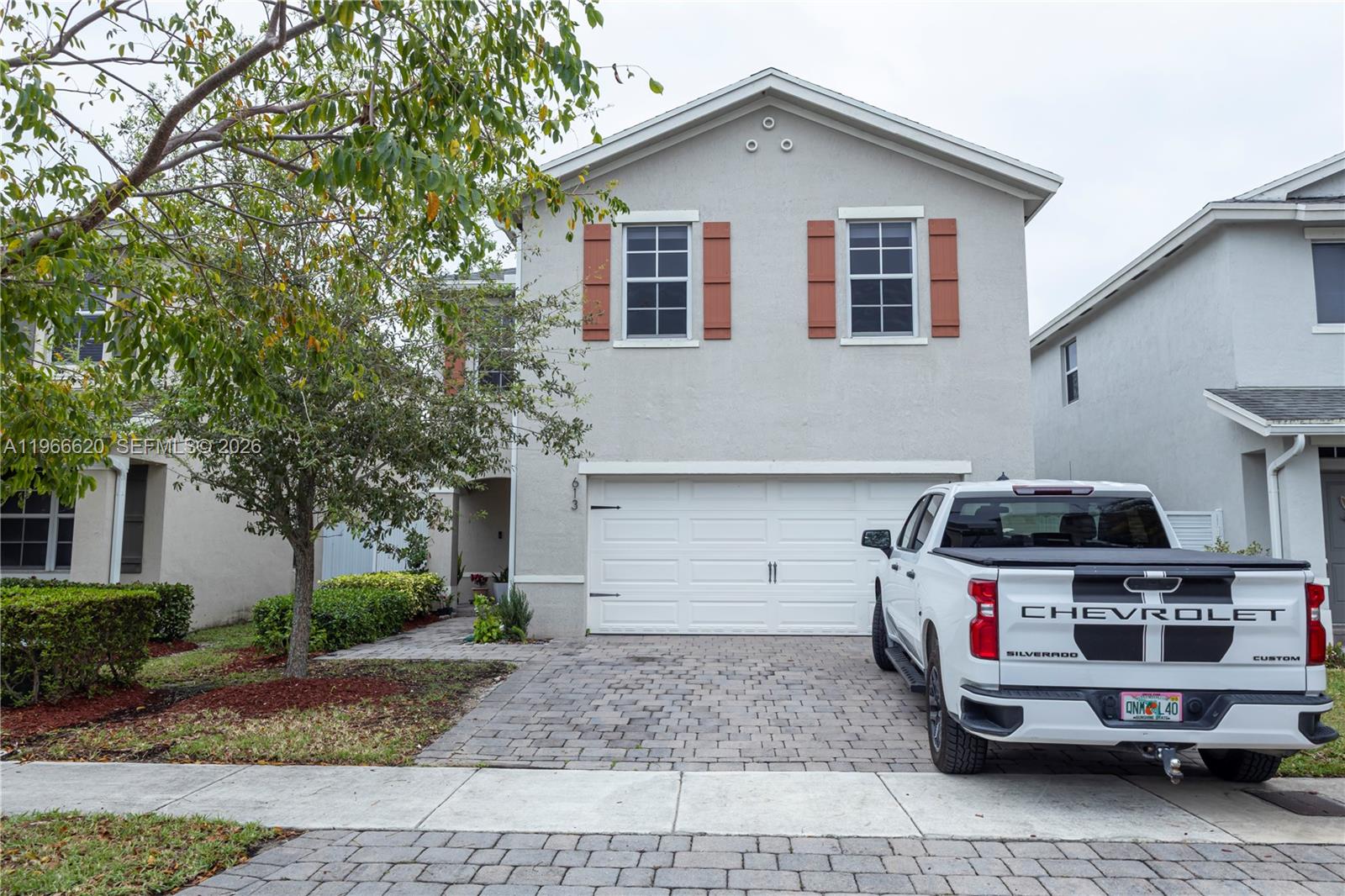 ROYAL HOMES WEST - Residential