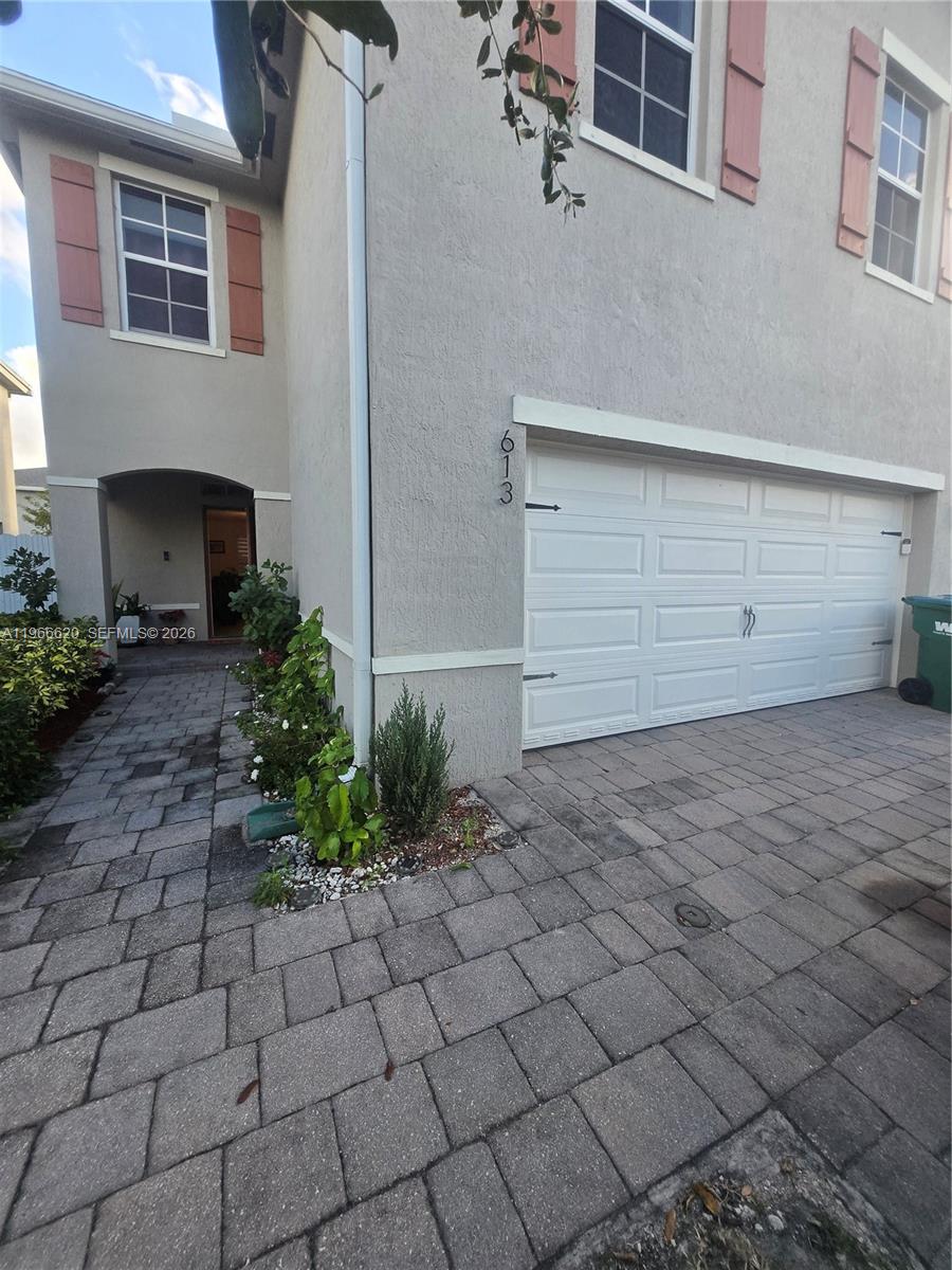 ROYAL HOMES WEST - Residential