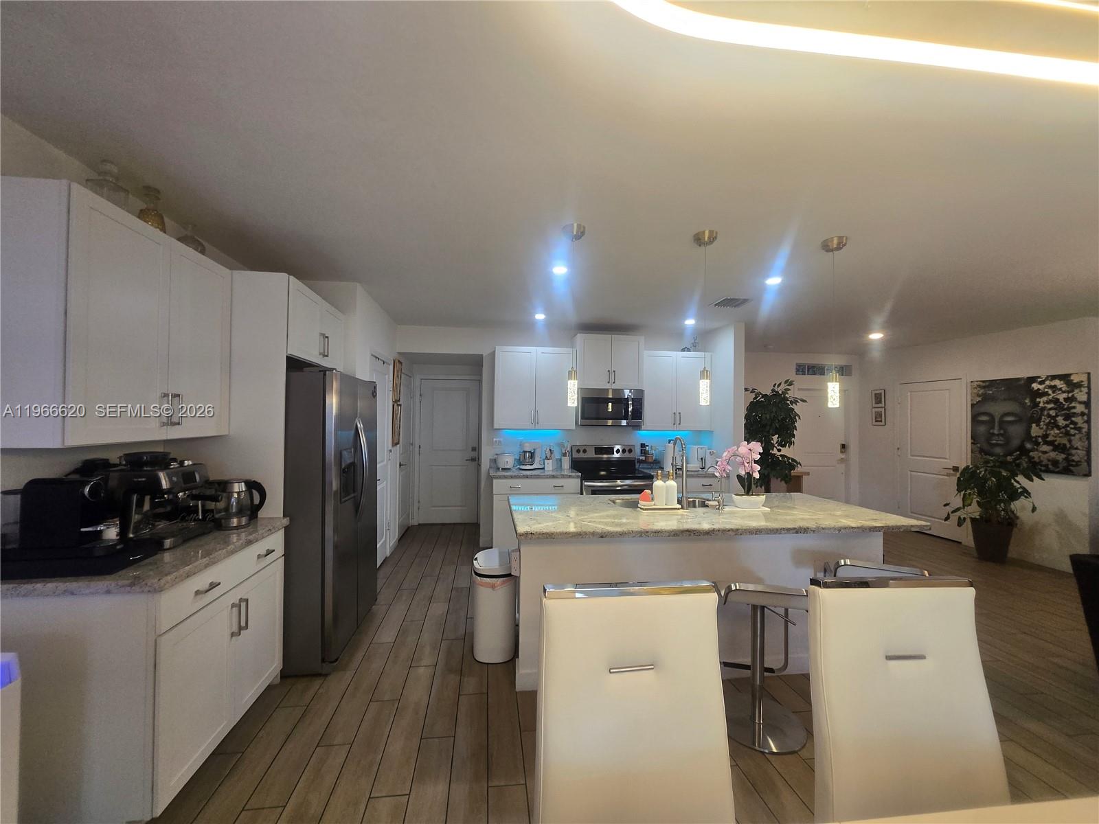 ROYAL HOMES WEST - Residential