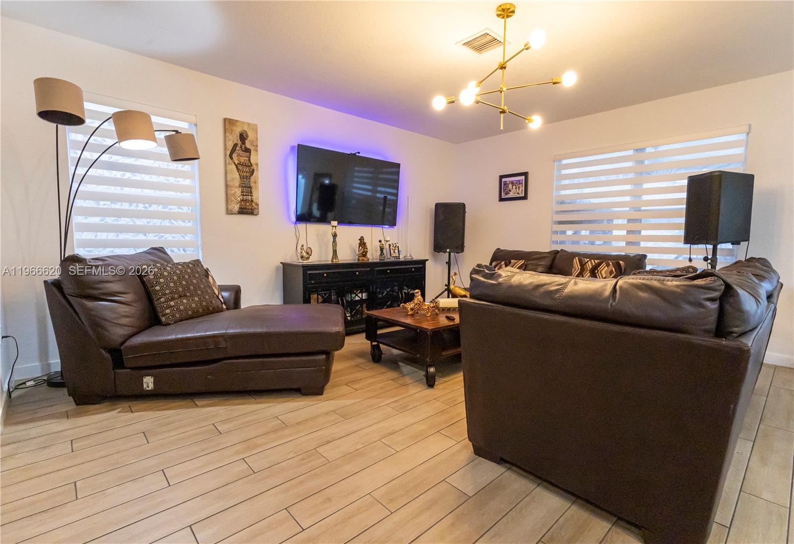 ROYAL HOMES WEST - Residential