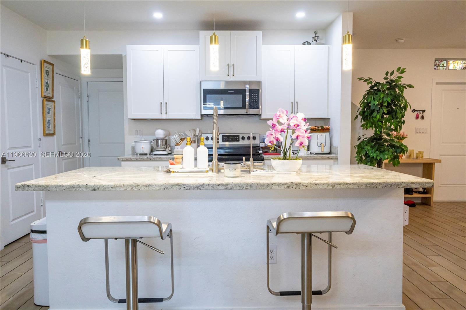 ROYAL HOMES WEST - Residential