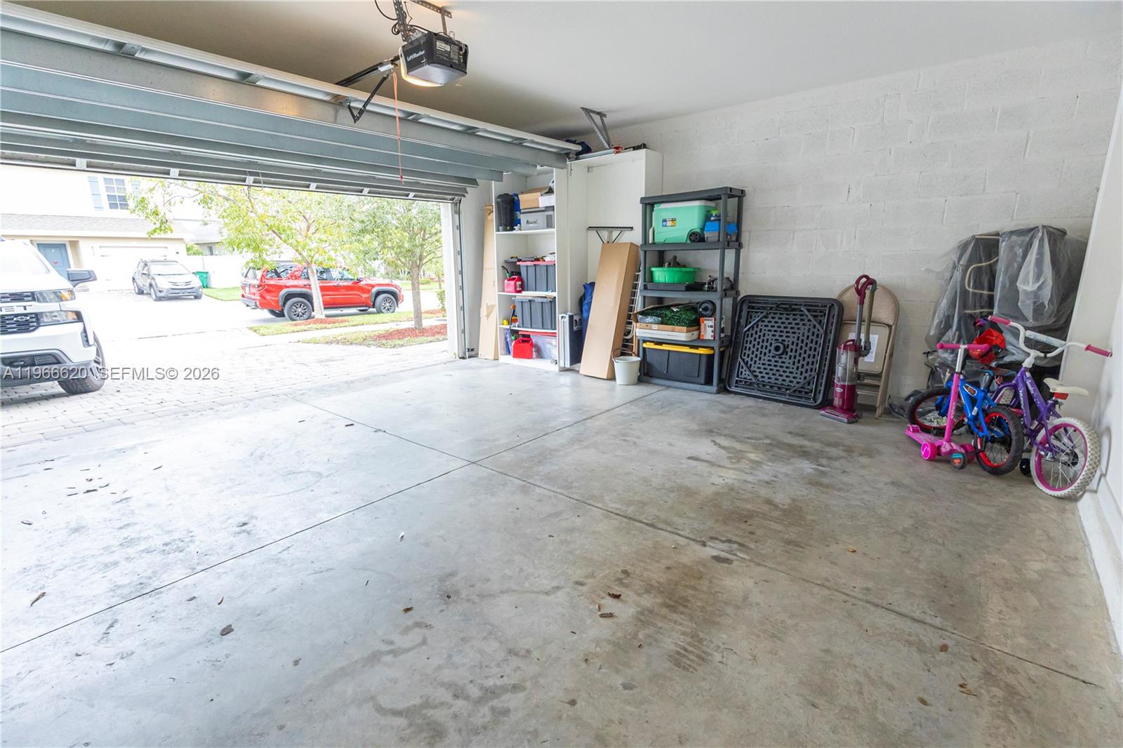 ROYAL HOMES WEST - Residential