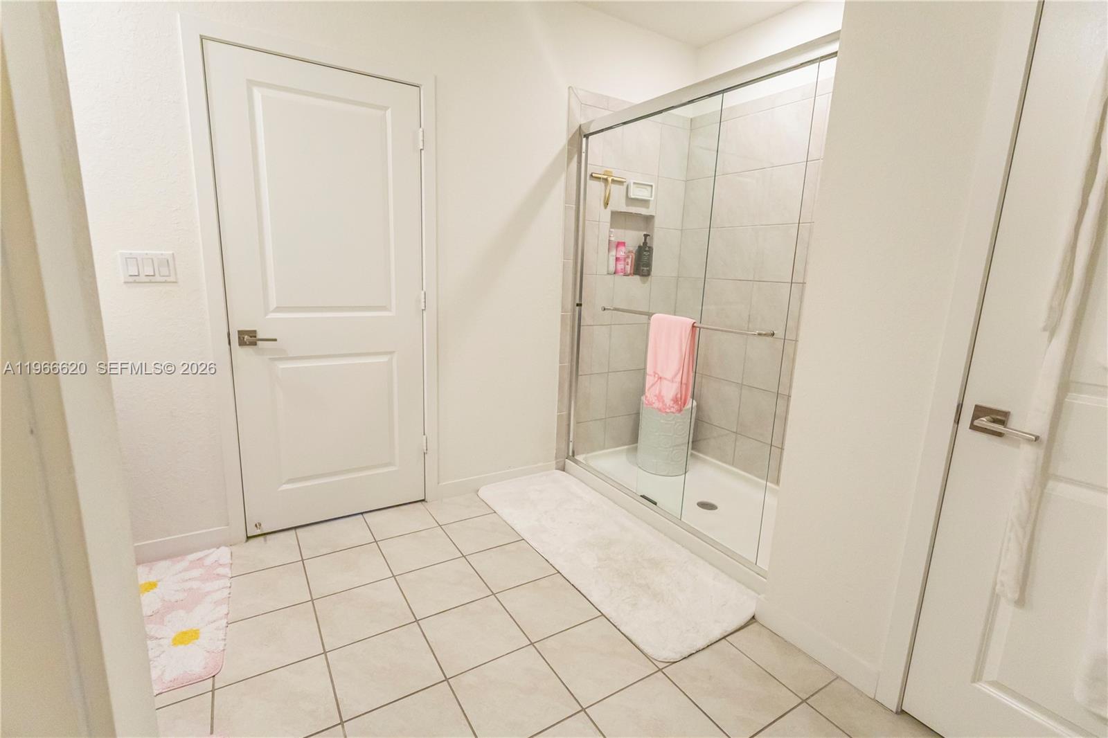 ROYAL HOMES WEST - Residential