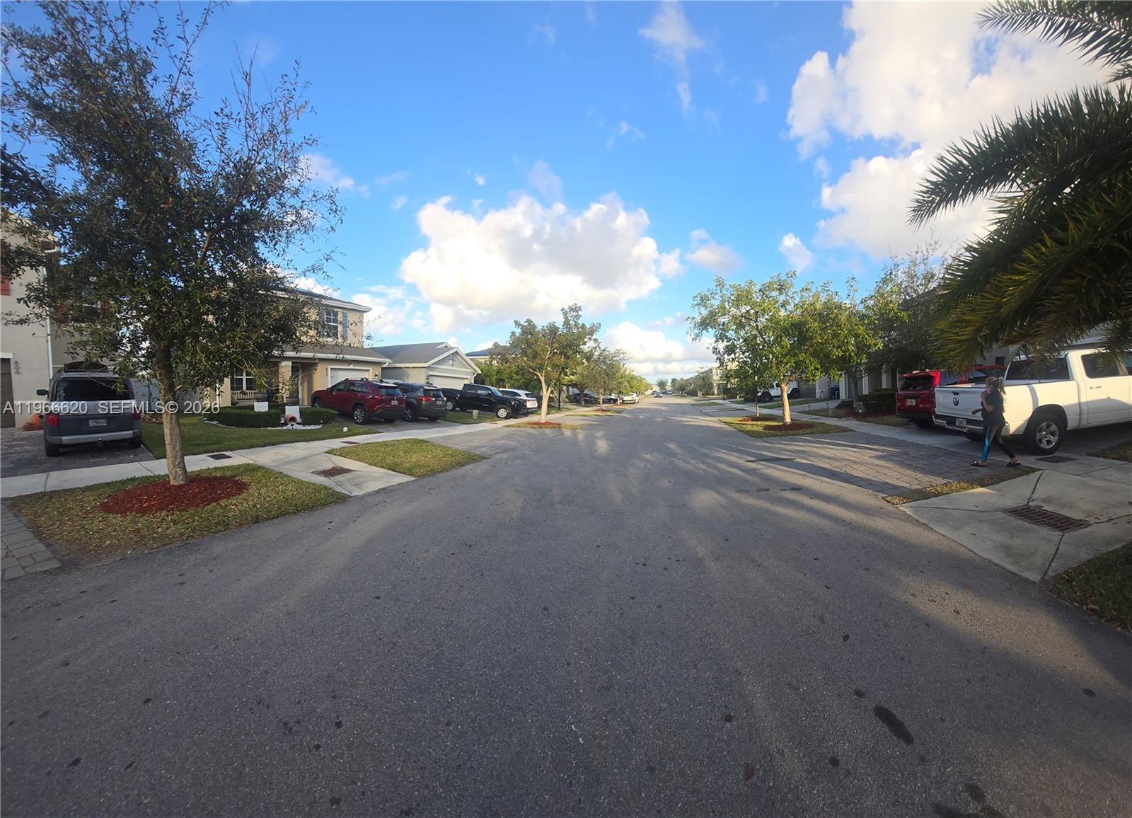 ROYAL HOMES WEST - Residential