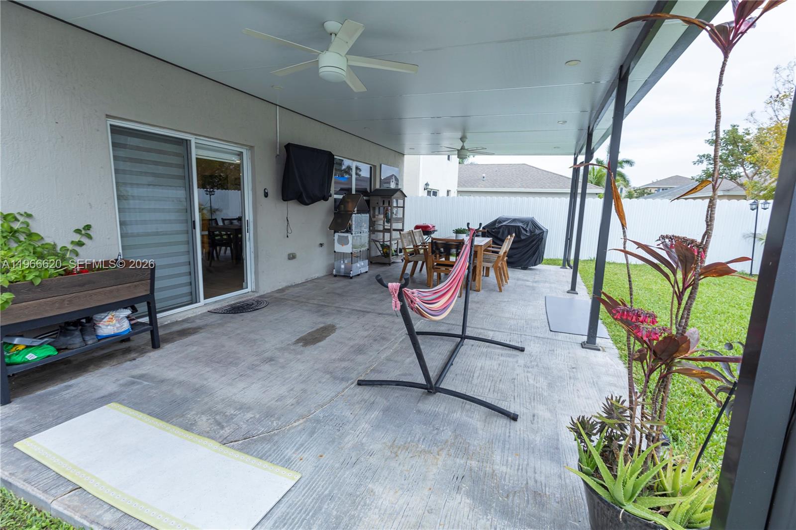 ROYAL HOMES WEST - Residential