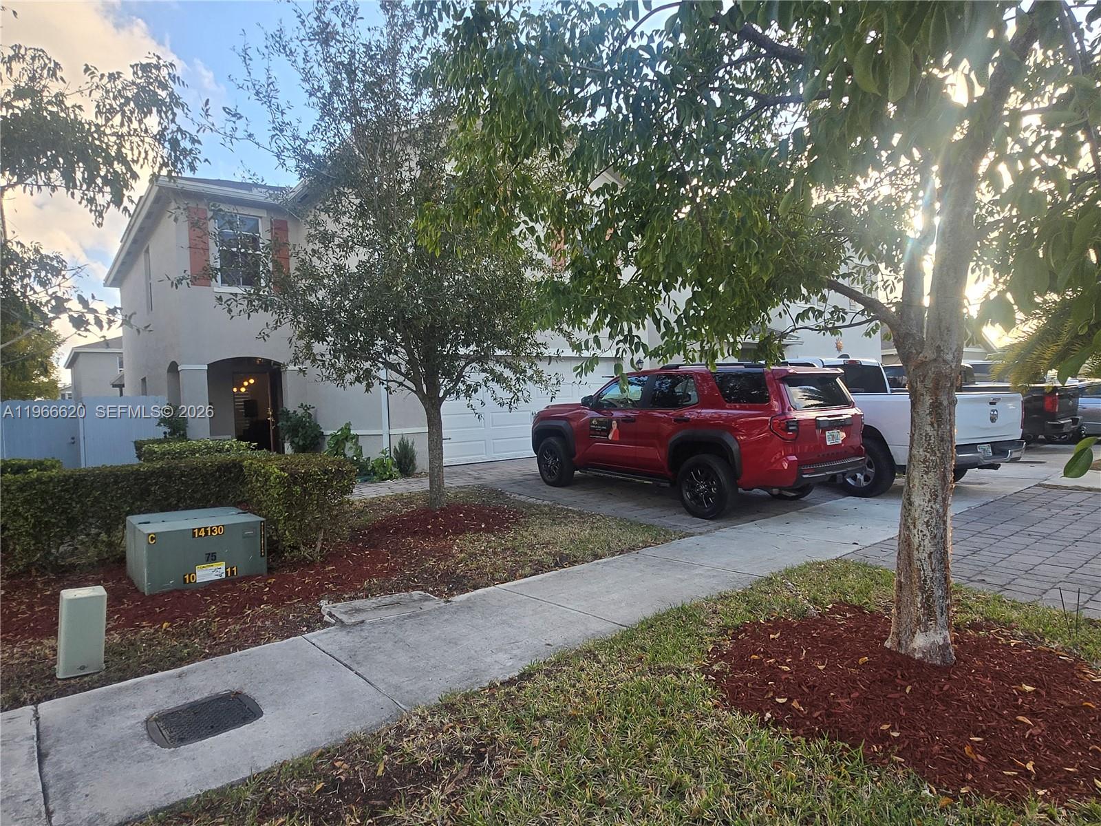 ROYAL HOMES WEST - Residential