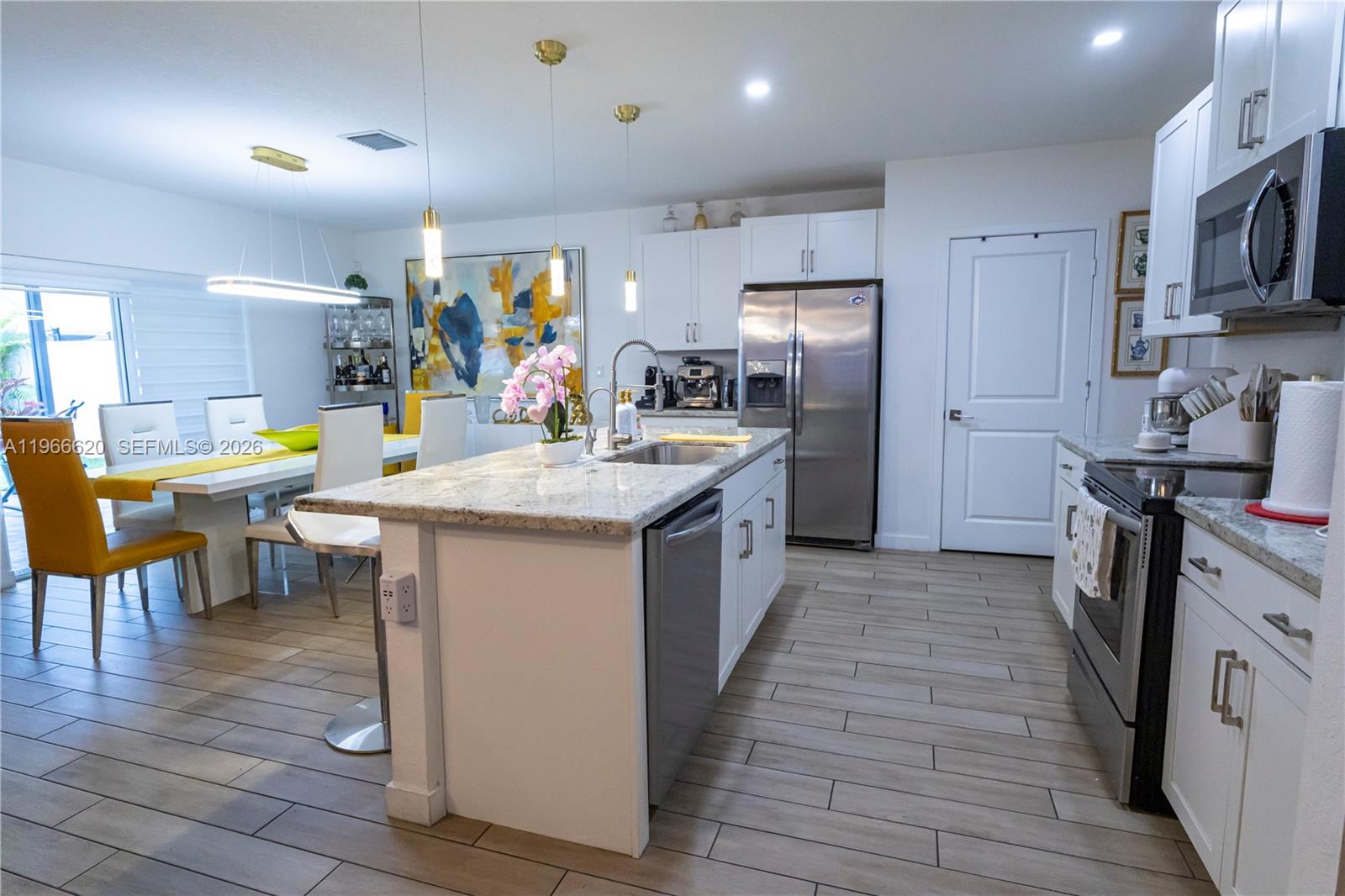 ROYAL HOMES WEST - Residential