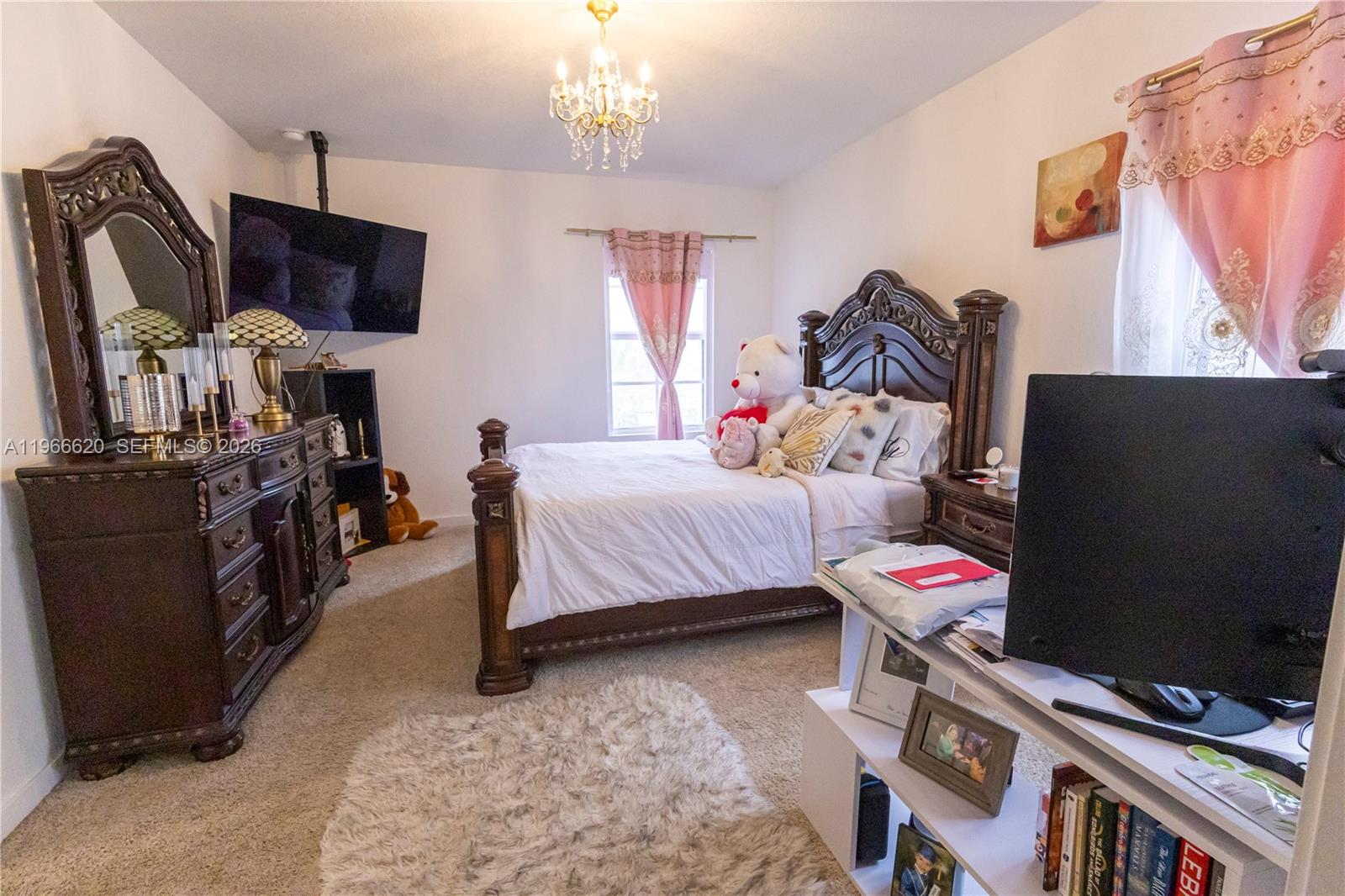 ROYAL HOMES WEST - Residential