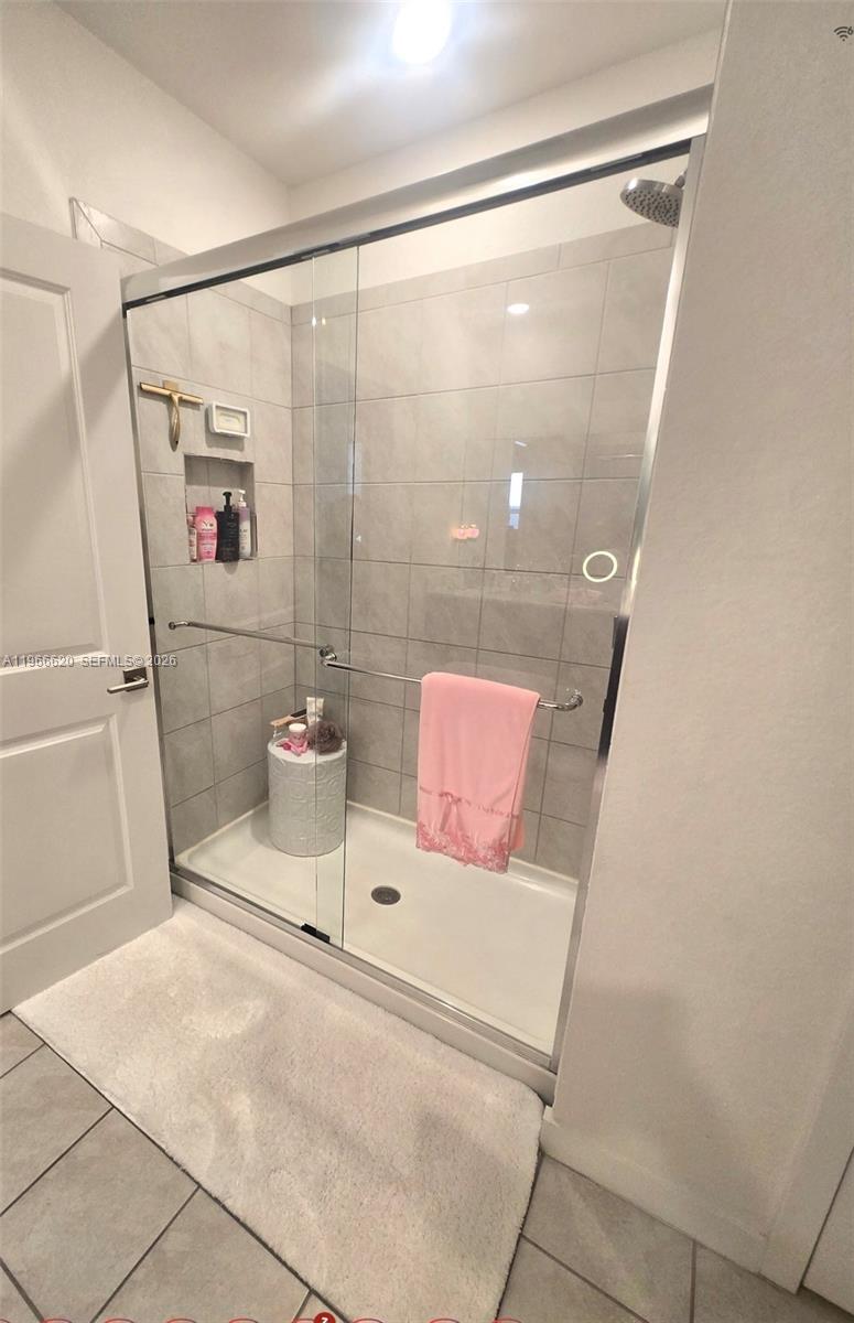 ROYAL HOMES WEST - Residential