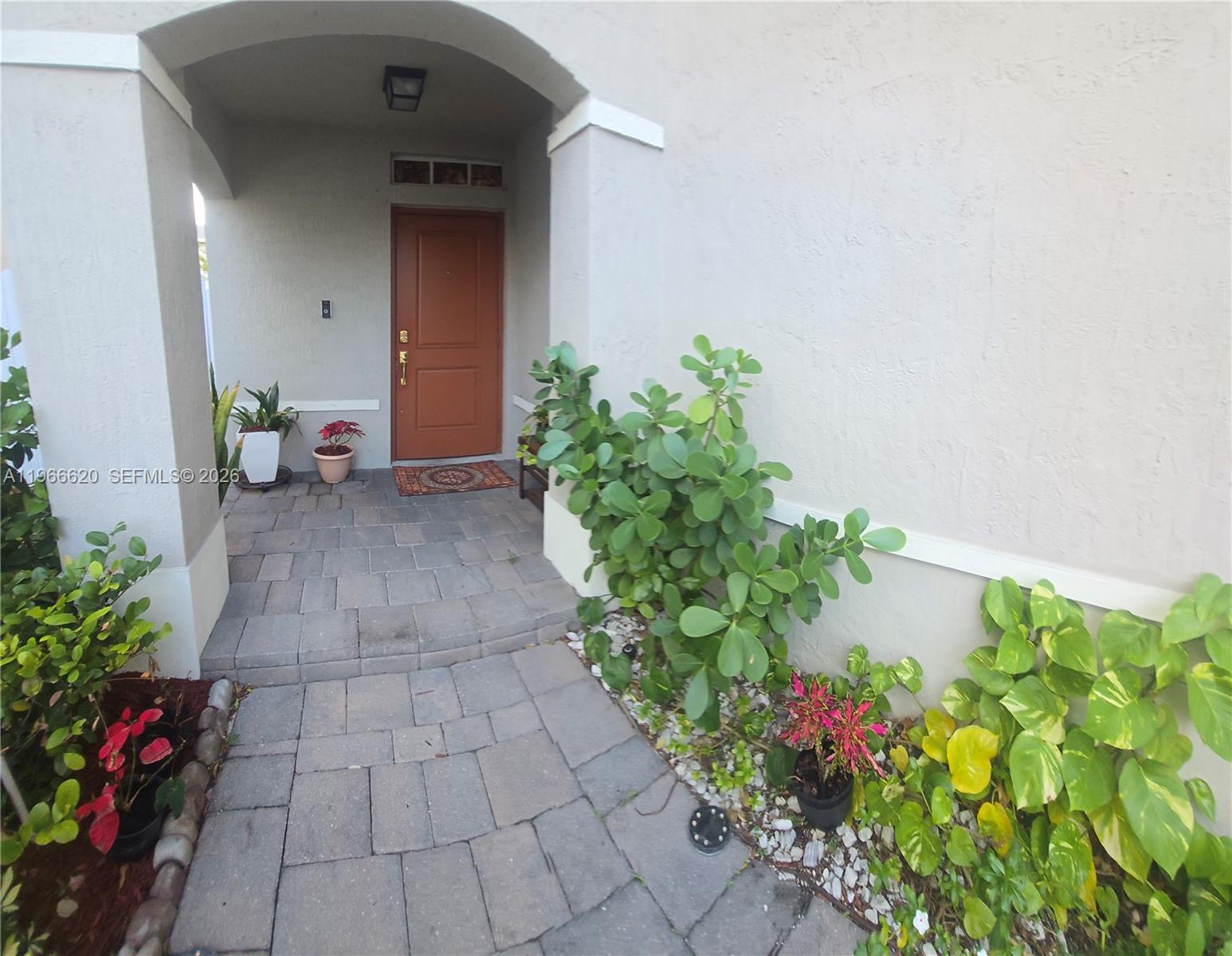 ROYAL HOMES WEST - Residential