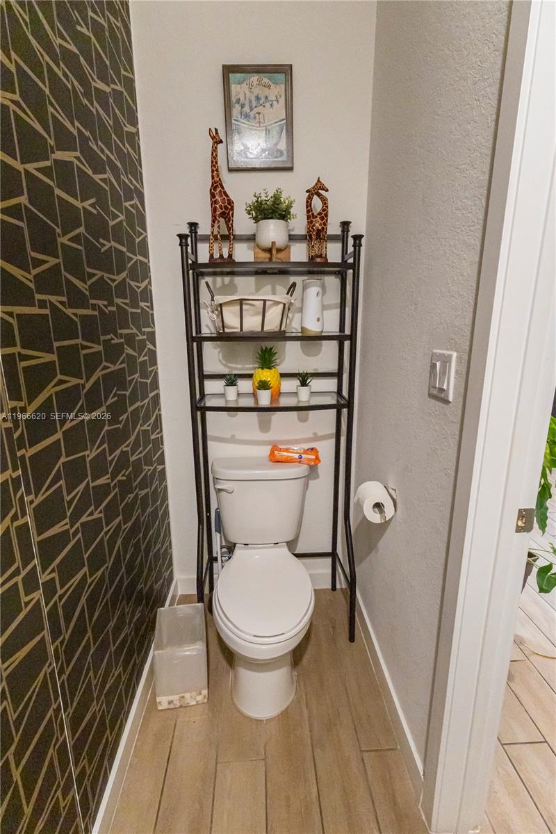 ROYAL HOMES WEST - Residential