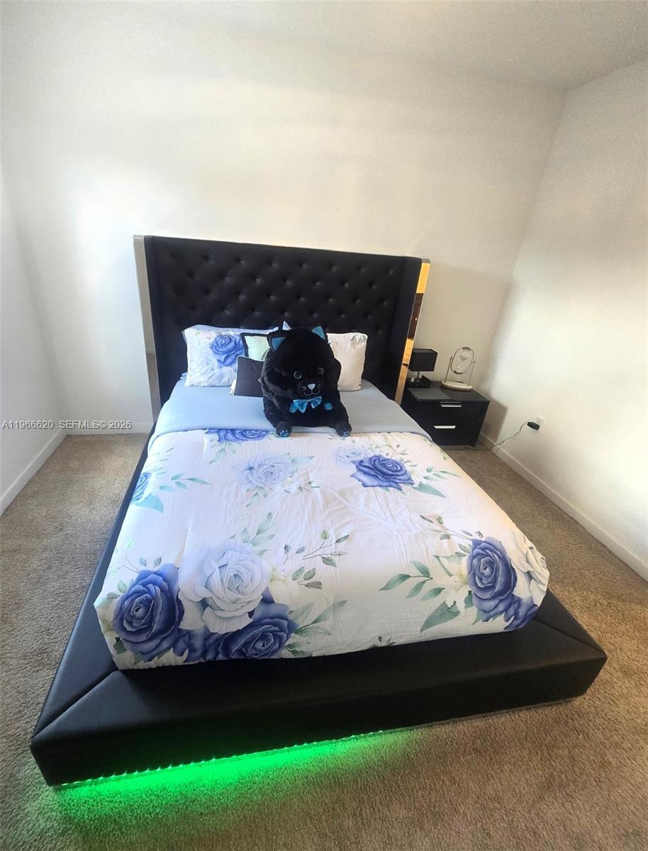 ROYAL HOMES WEST - Residential