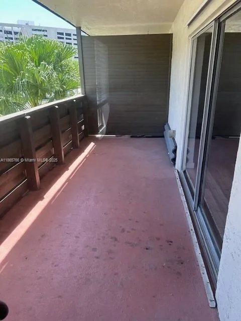 Miami, Florida 33143, United States, 1 Bedroom Bedrooms, ,2 BathroomsBathrooms,Residential,Active,198315