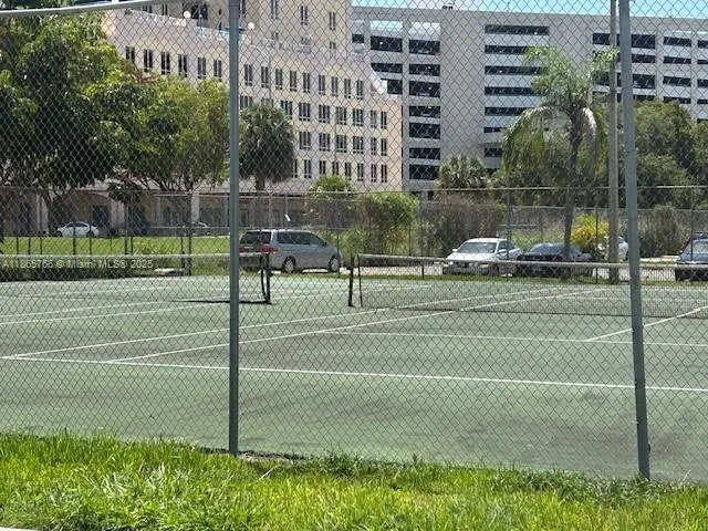 Miami, Florida 33143, United States, 1 Bedroom Bedrooms, ,2 BathroomsBathrooms,Residential,Active,198315