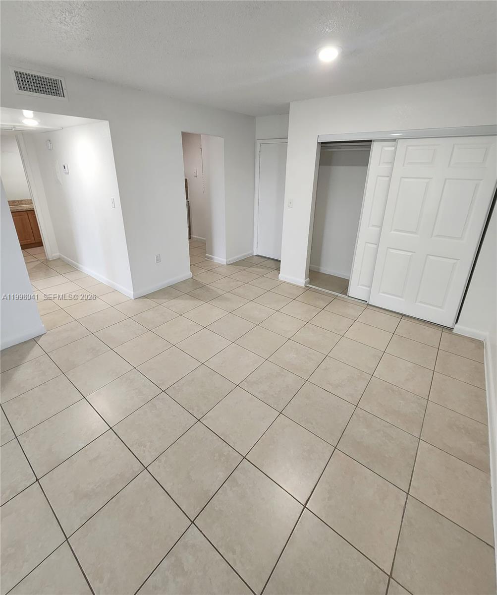 A A DOOLEY SUB - Residential Lease