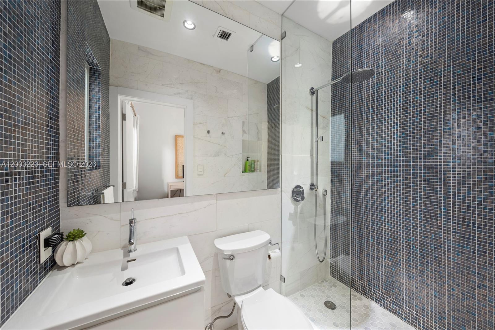 SAN MARINO ISLAND - Residential