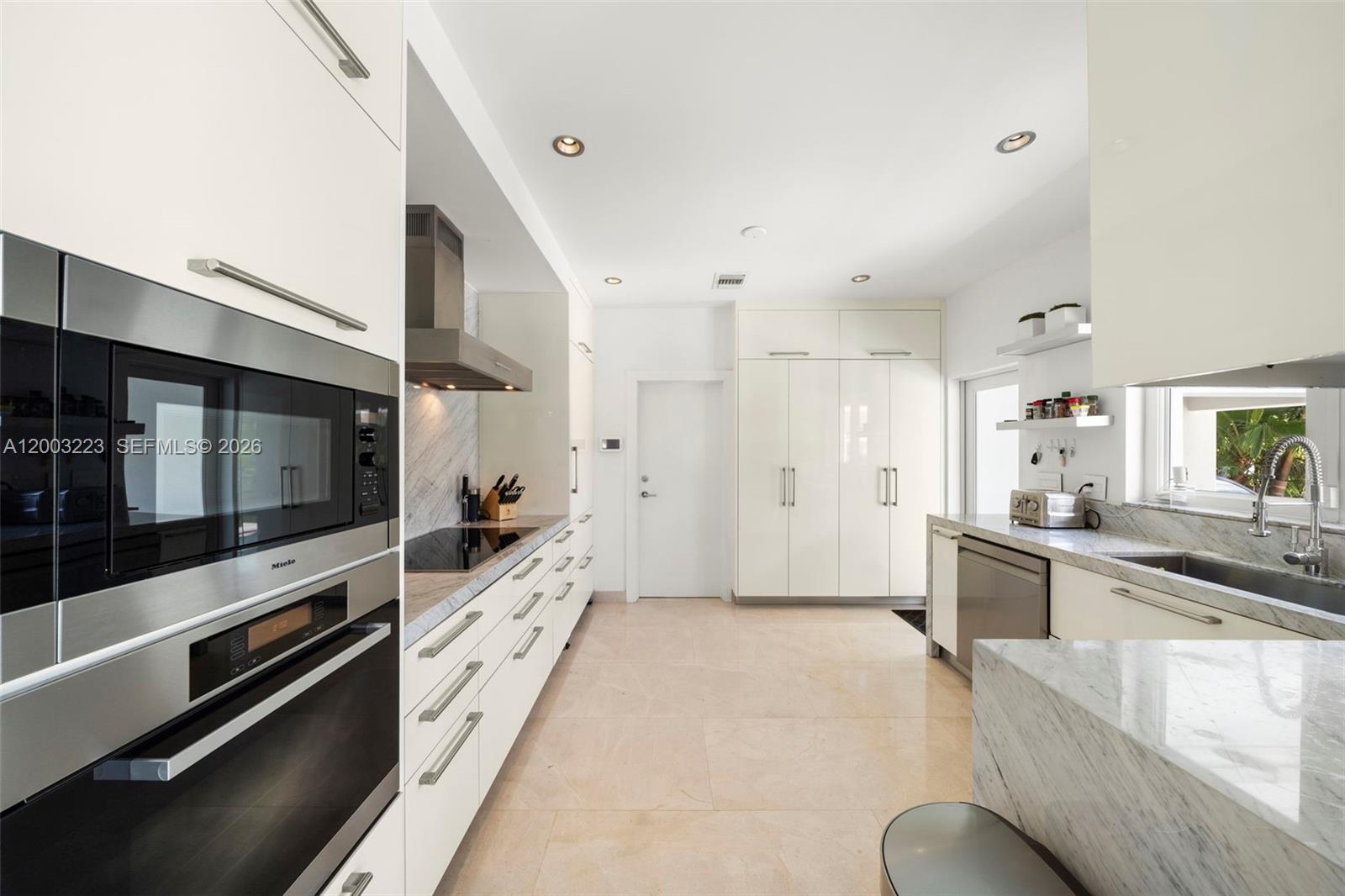 SAN MARINO ISLAND - Residential