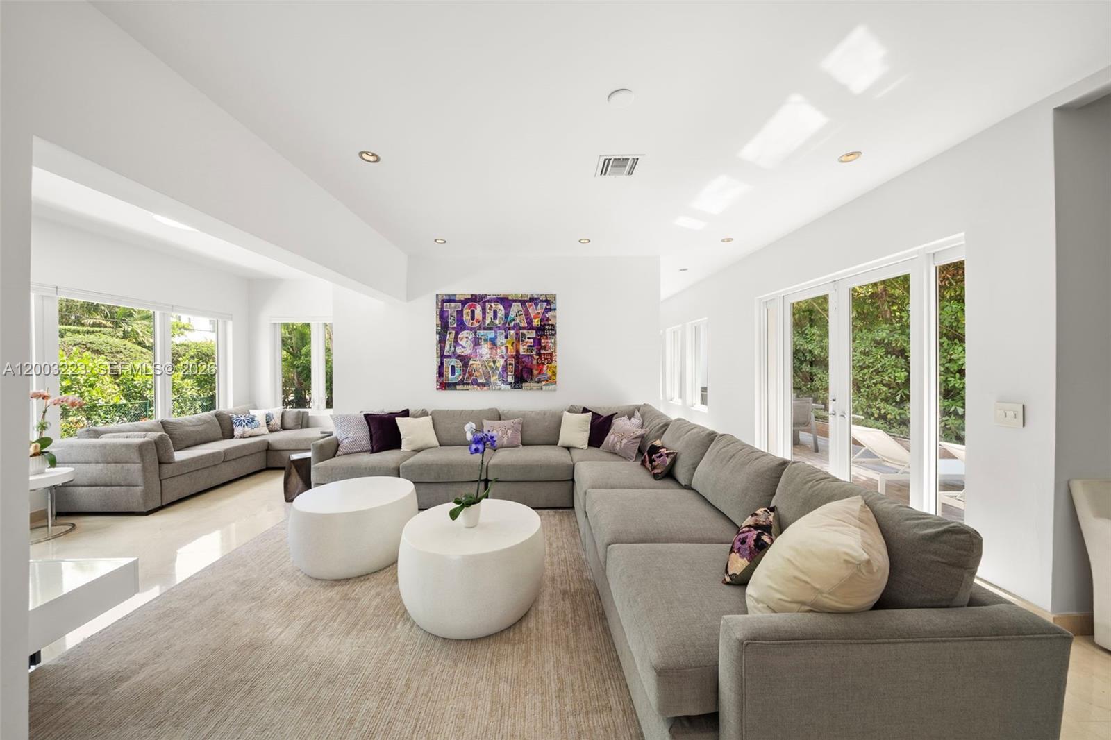 SAN MARINO ISLAND - Residential