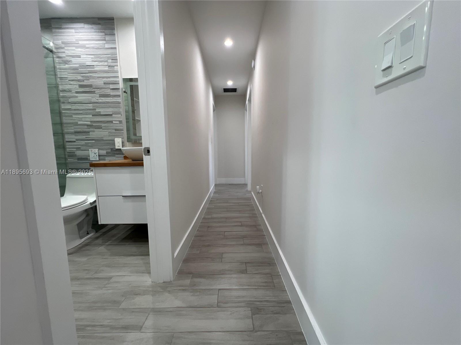 HOLLYWOOD HILLS AMEN PLAT - Residential Lease