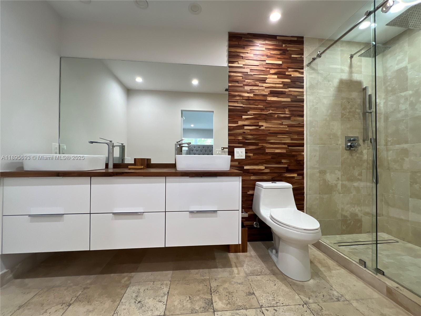 HOLLYWOOD HILLS AMEN PLAT - Residential Lease