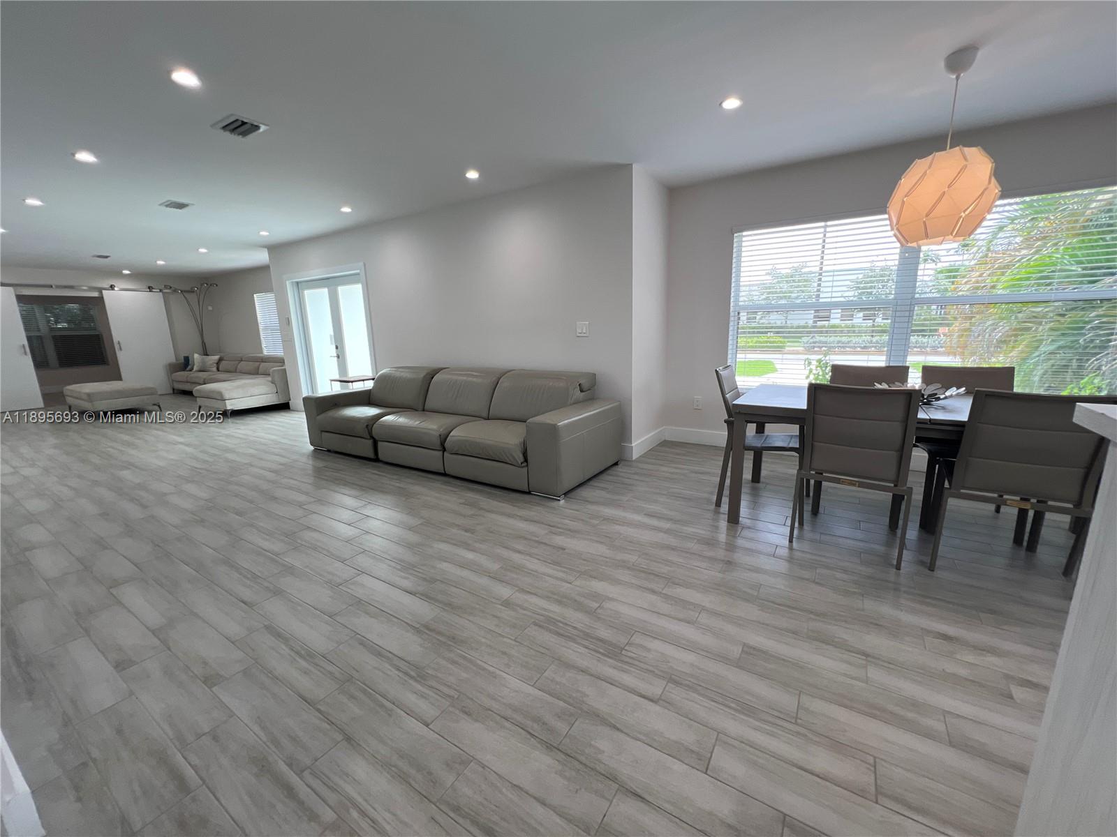 HOLLYWOOD HILLS AMEN PLAT - Residential Lease