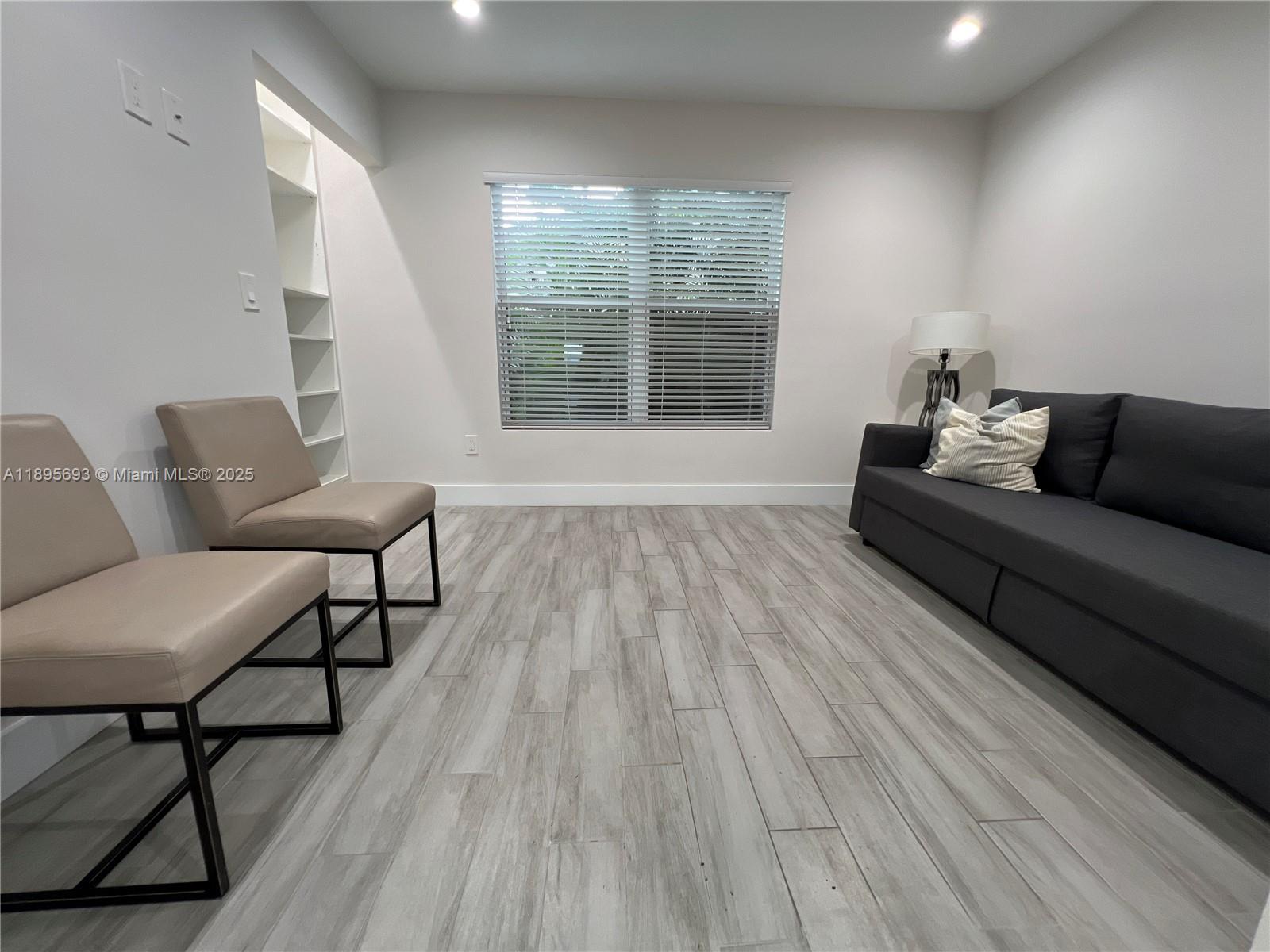 HOLLYWOOD HILLS AMEN PLAT - Residential Lease