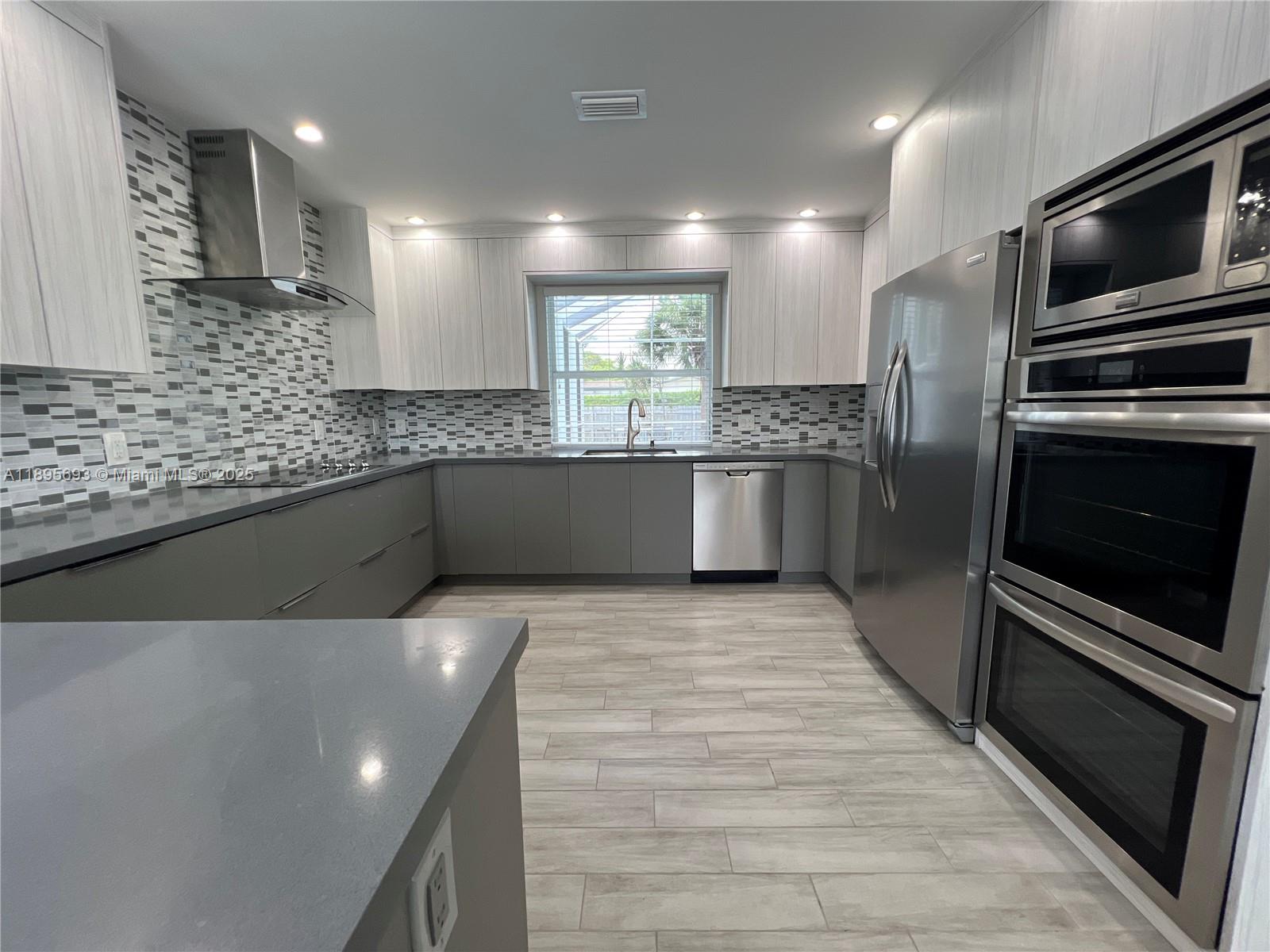 HOLLYWOOD HILLS AMEN PLAT - Residential Lease