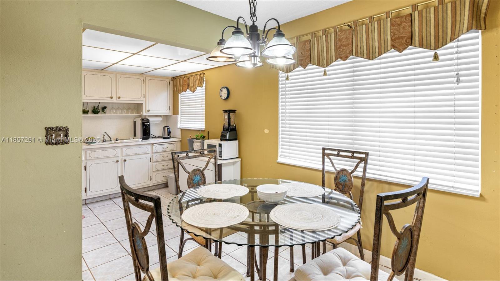 ADMIRAL CONDO APARTMENTS - Residential Lease