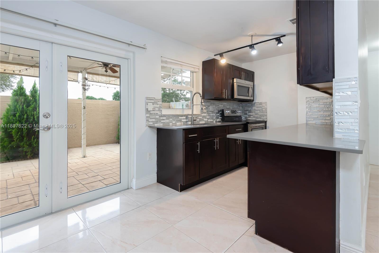 HONEY HILL PARK - Residential