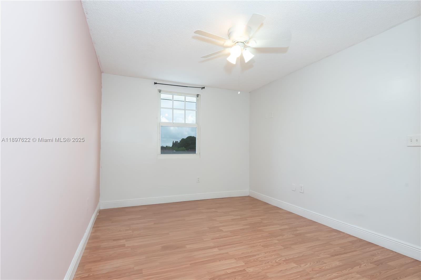 HONEY HILL PARK - Residential