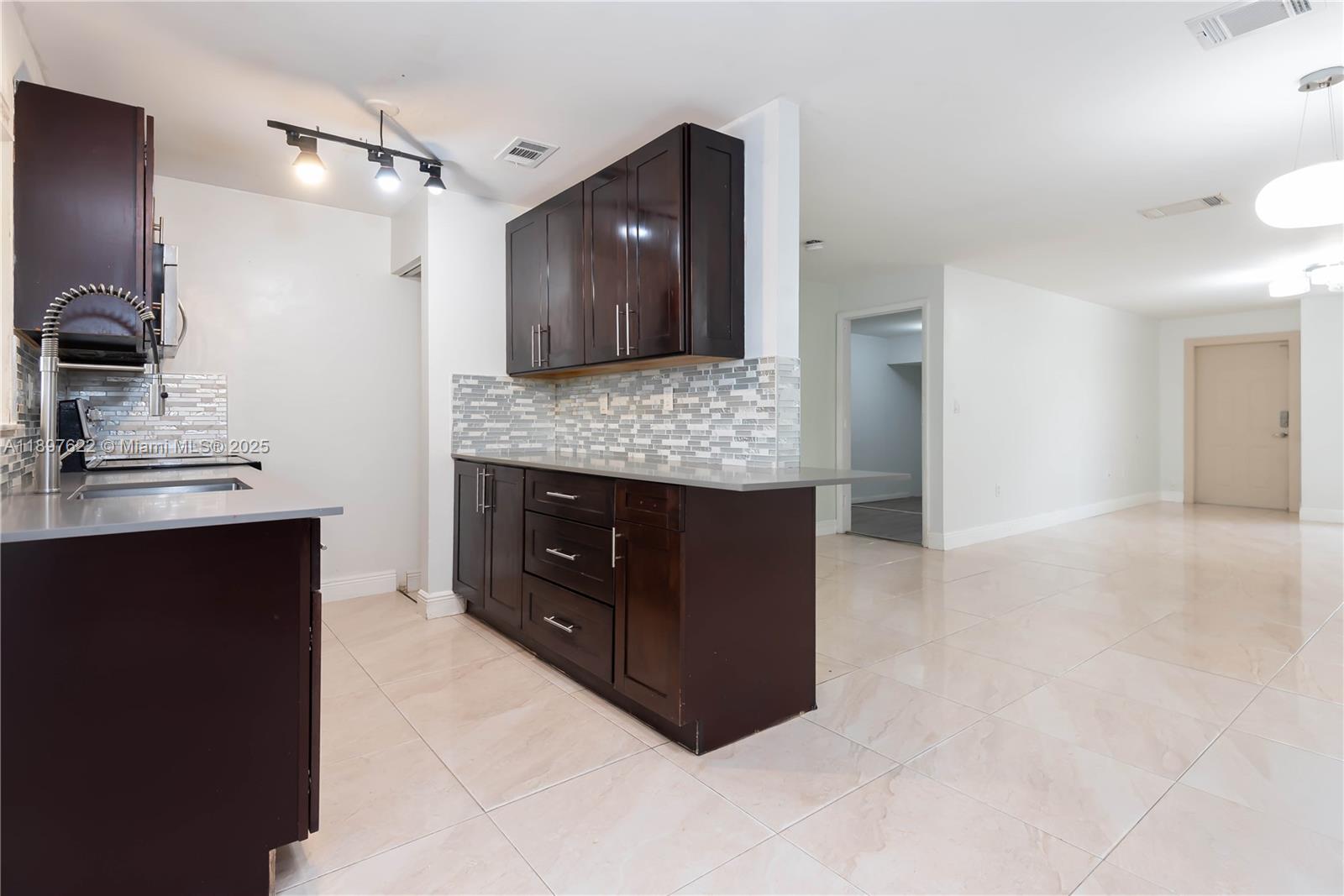 HONEY HILL PARK - Residential