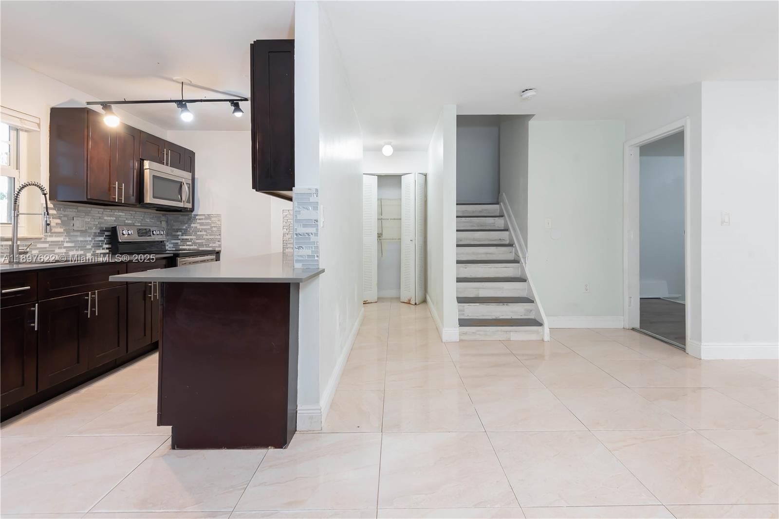 HONEY HILL PARK - Residential