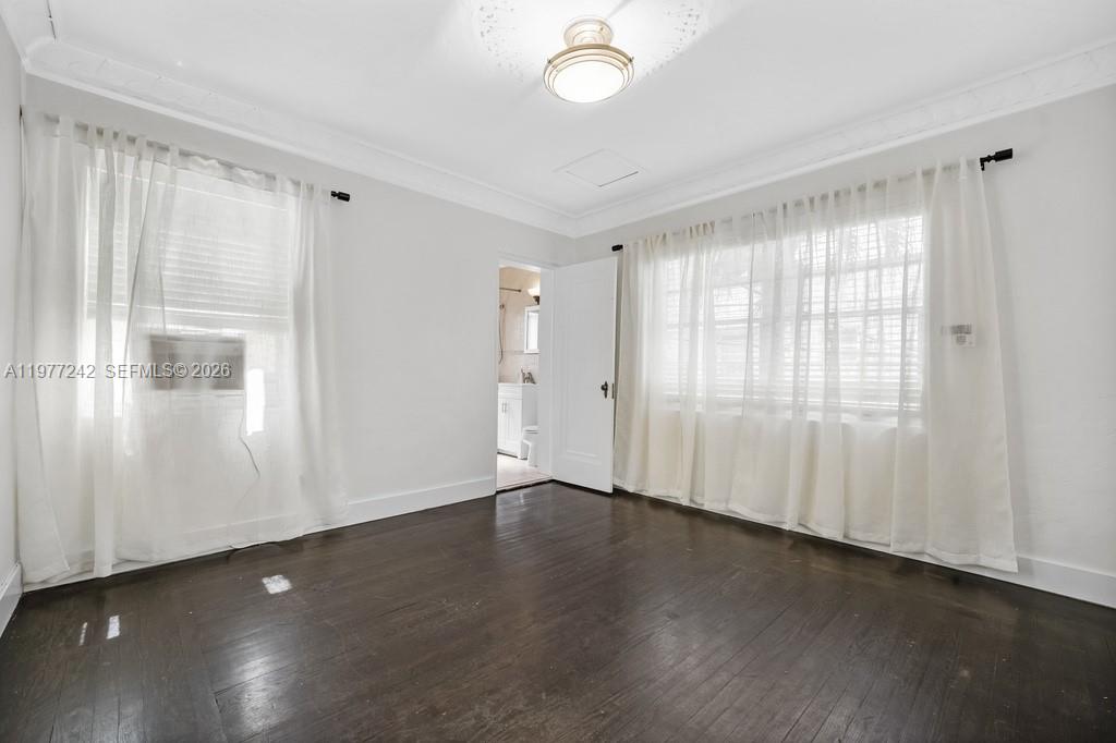 FLAMINGO WAVE CONDO - Residential