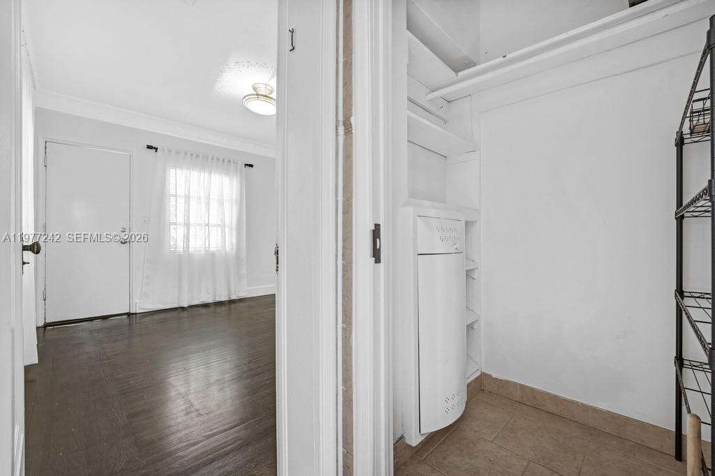 FLAMINGO WAVE CONDO - Residential