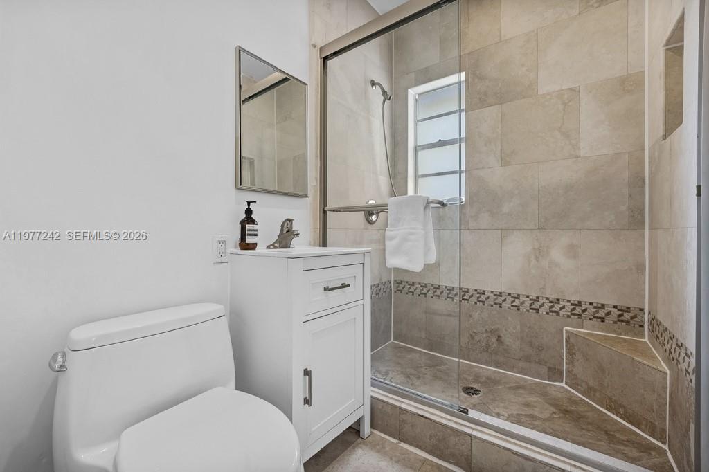 FLAMINGO WAVE CONDO - Residential