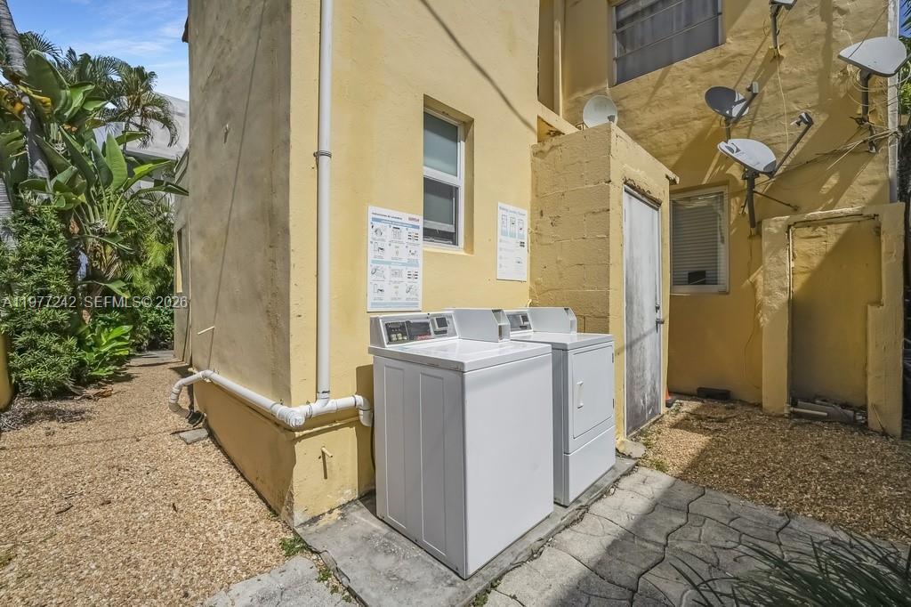 FLAMINGO WAVE CONDO - Residential