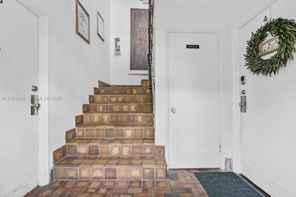 FLAMINGO WAVE CONDO - Residential