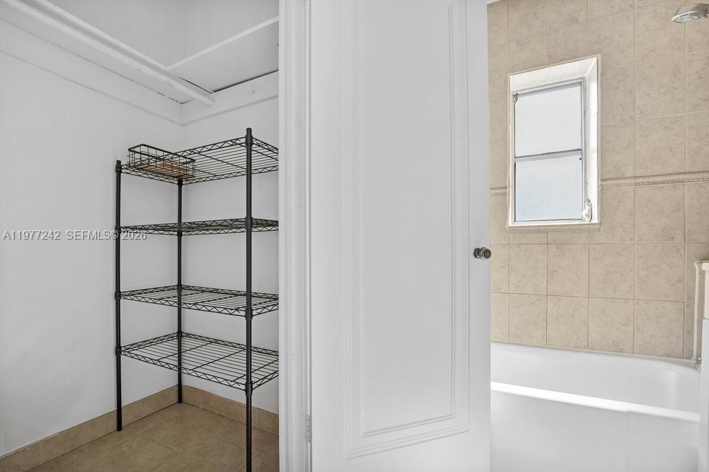 FLAMINGO WAVE CONDO - Residential