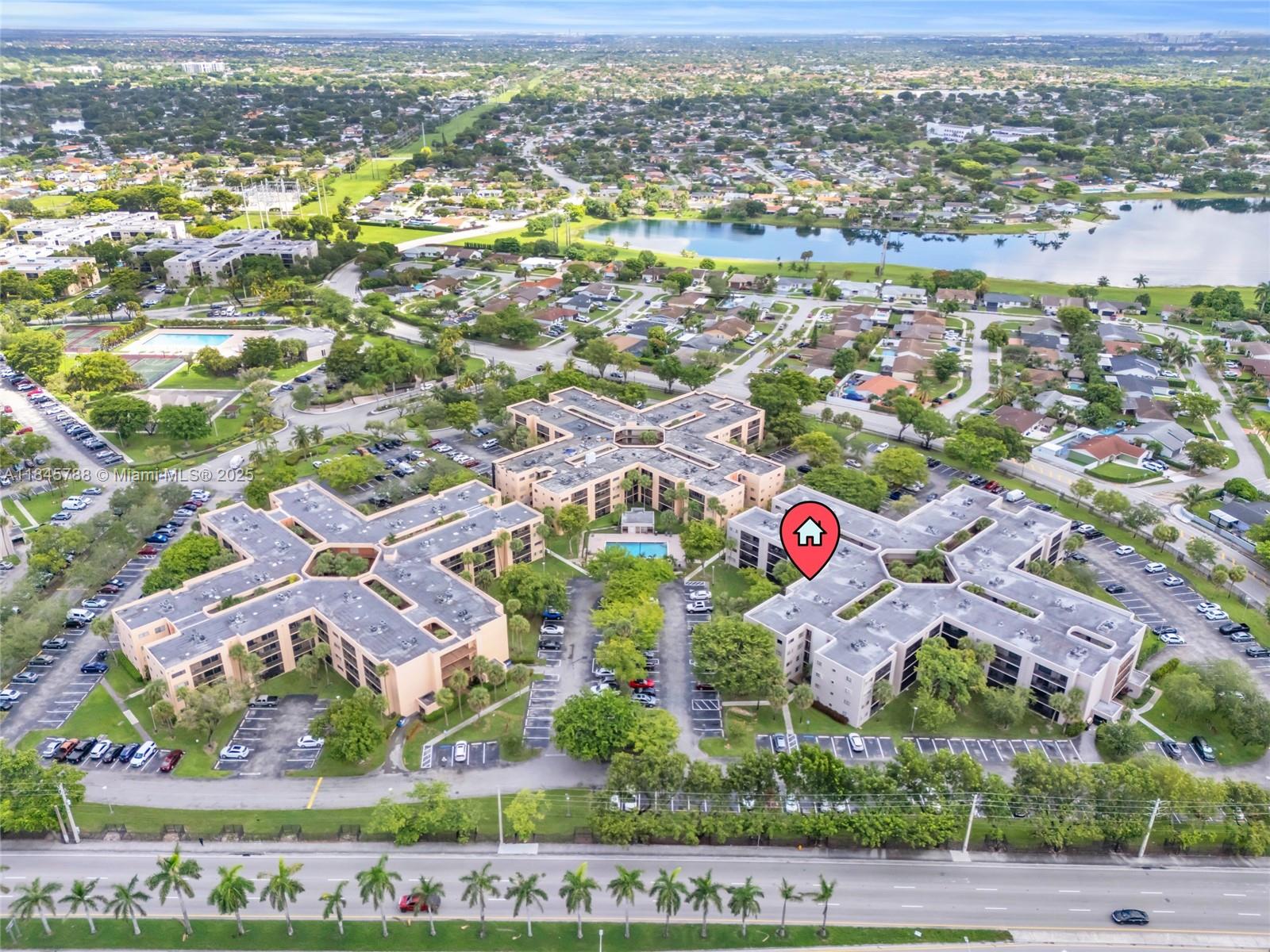 HORIZONS WEST CONDO #9 - Residential