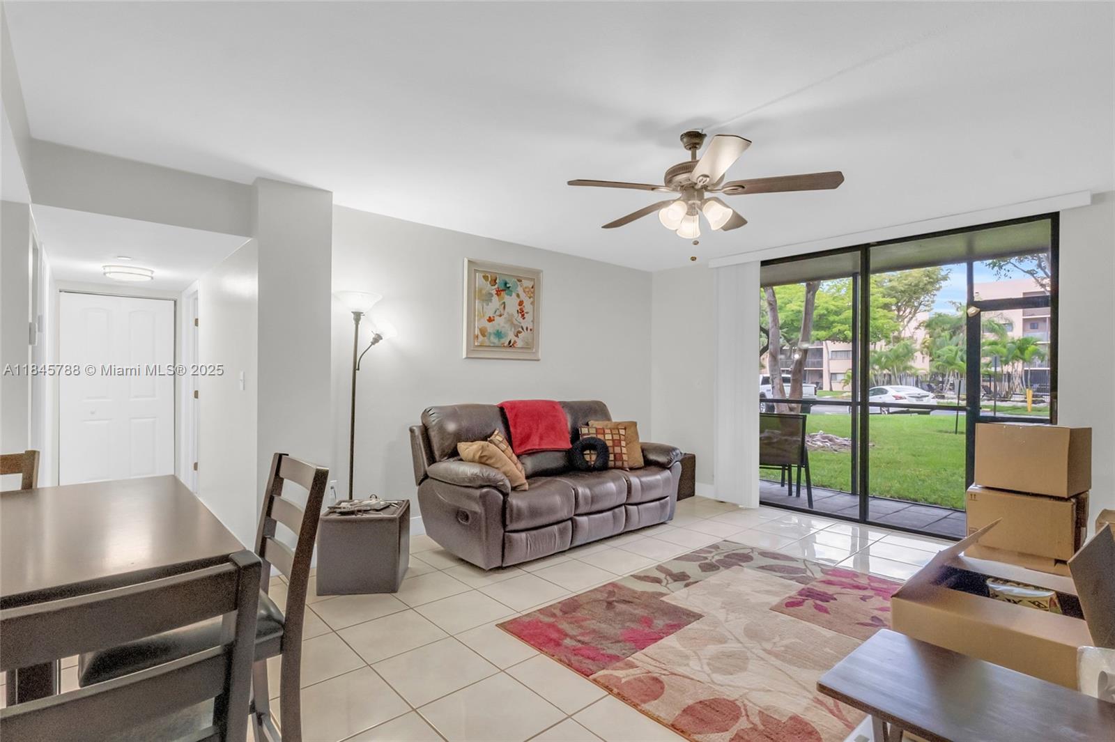 HORIZONS WEST CONDO #9 - Residential