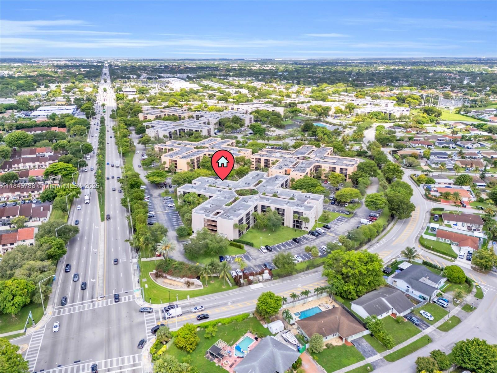 HORIZONS WEST CONDO #9 - Residential