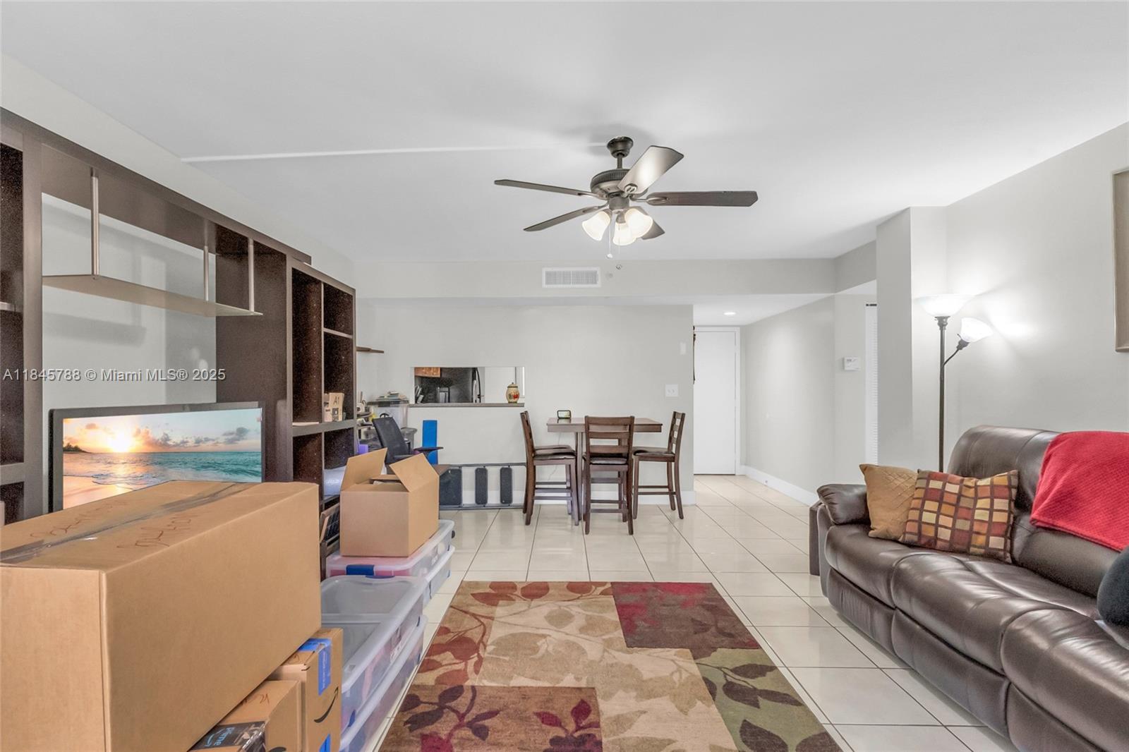 HORIZONS WEST CONDO #9 - Residential